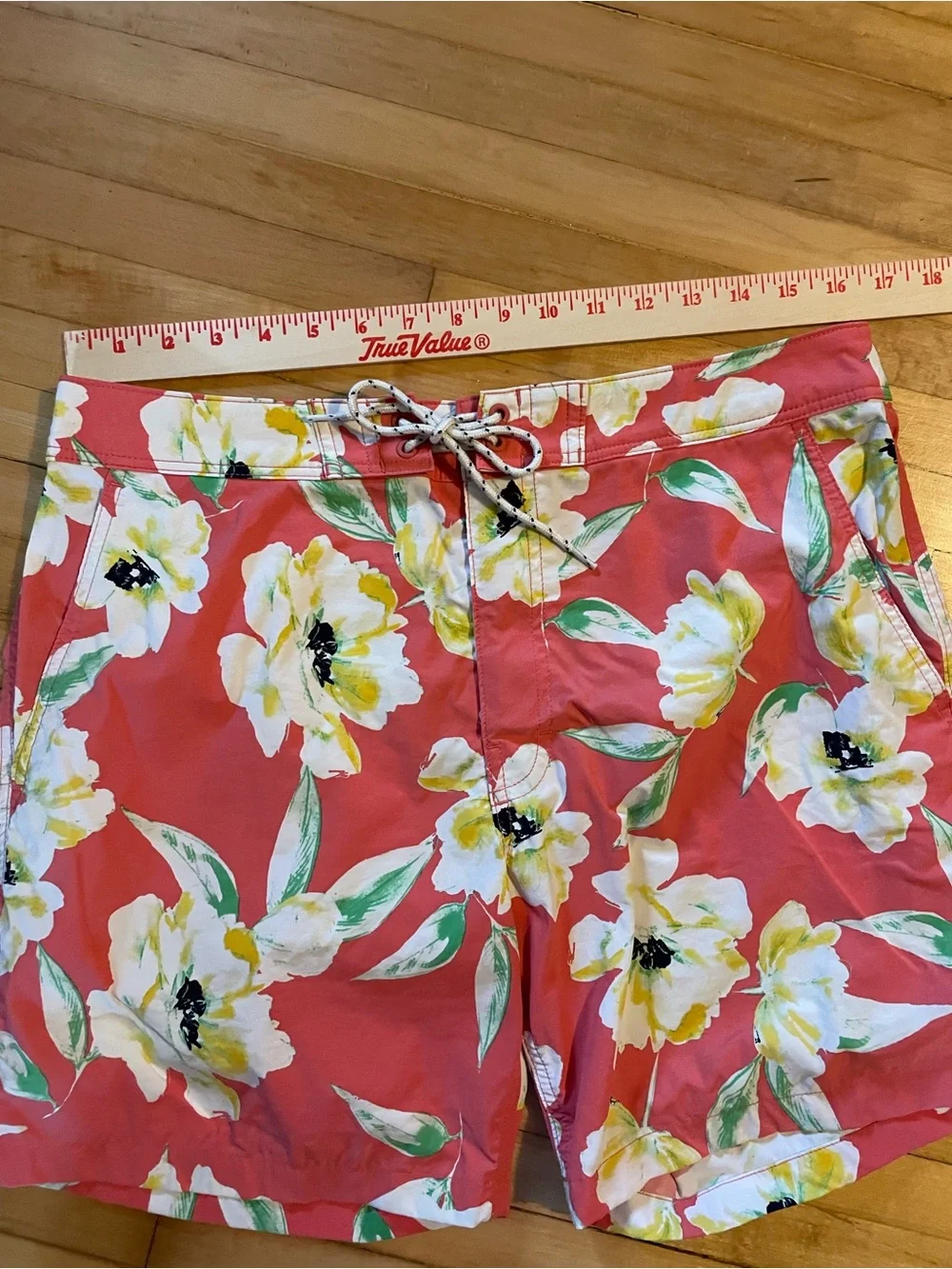 J. CREW 7” Stretch Breaker Board Short ECONYL Nylon Swim Trunk Floral Print 32